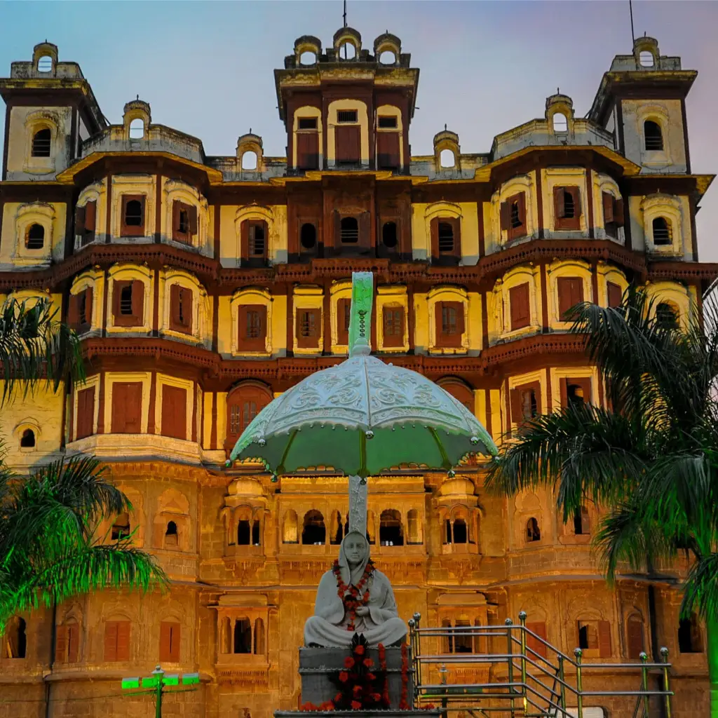Bhopal to Indore Taxi Service